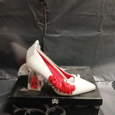 BOXED PAIR OF KOI BELLA'S NIGHTMARE ROSE HEELS β PEARL, UK3