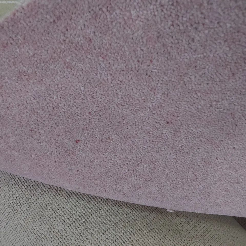 ROLL OF QUALITY TUDOR TWISTCLASSIC ENGLISH ROSE CARPET APPROXIMATELY 5M × 4.3M 