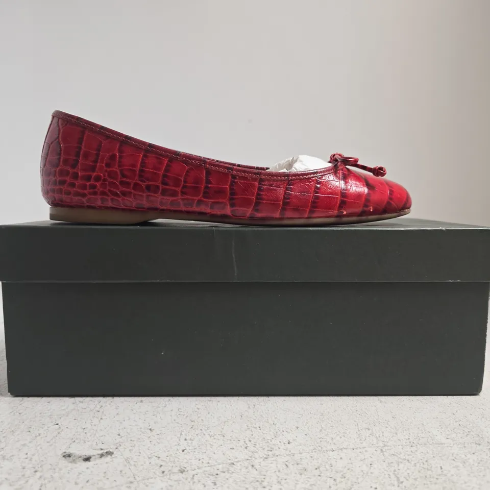 BOXED PAIR OF HOBBS LONDON CASEY BALLERINA SHOES IN RED SIZE UK 4