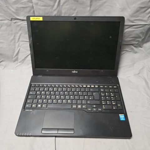 FUJITSU LIFEBOOK A555 LAPTOP 