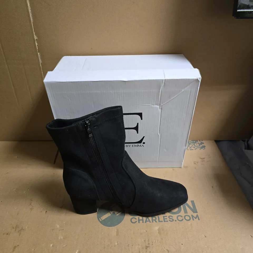 E BY EMMA BLACK ANKLE BOOTS, UK 7, WITH SIDE ZIP