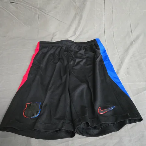 FC BARCELONA FOOTBALL SHORTS SIZE L - KIDS