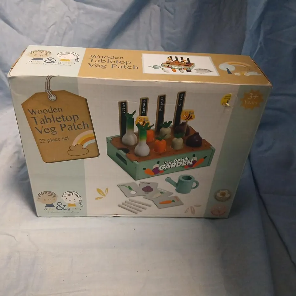 WOODEN TABLETOP VEG PATCH 22-PIECE GARDEN PLAYSET – CHILDREN'S TOY