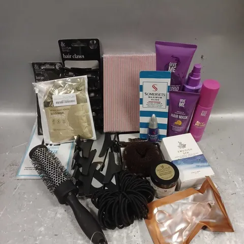 APPROXIMATELY 20 ASSORTED COSMETIC ITEMS TO INCLUDE - GIVE ME HAIR MASK - HAIR ACCESSORIES - SKIN ELIXIR MOISTURISER - ETC