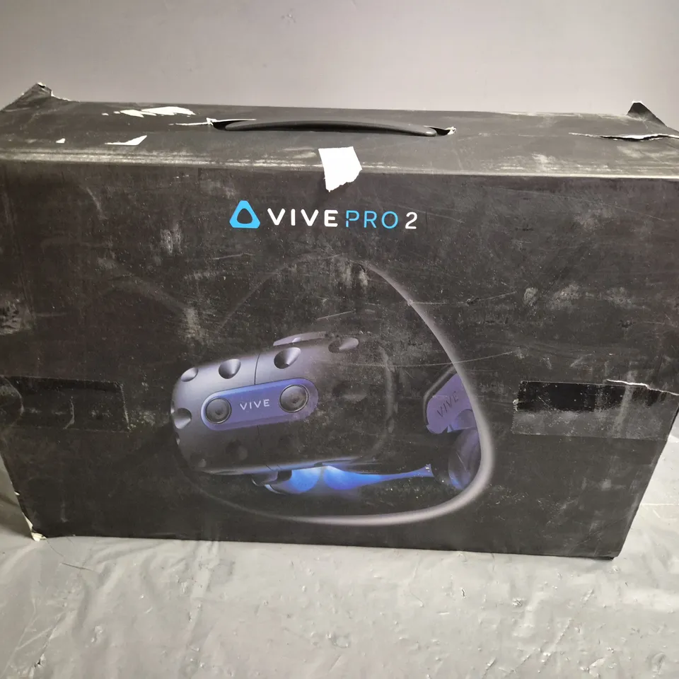 VIVE PRO 2 VIRTUAL REALITY HEADSET AND CONTROLLERS