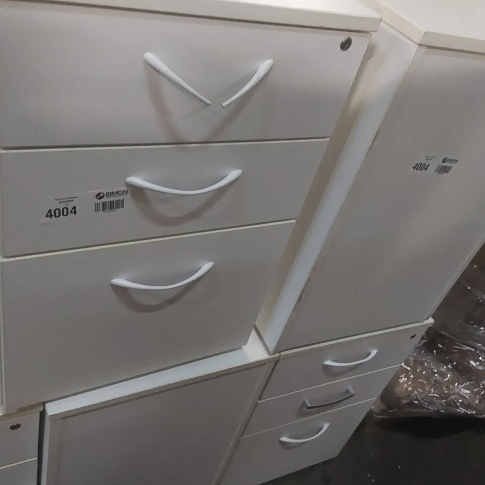 4X ASSORTED WOODEN WHITE DRAWER CABINETS