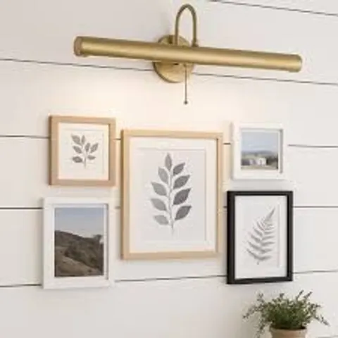 BOXED WELFORD PICTURE WALL LIGHT, LARGE