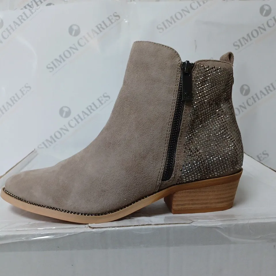 MODE IN PELLE KATREENA ANKLE BOOT MINK SIZE 7