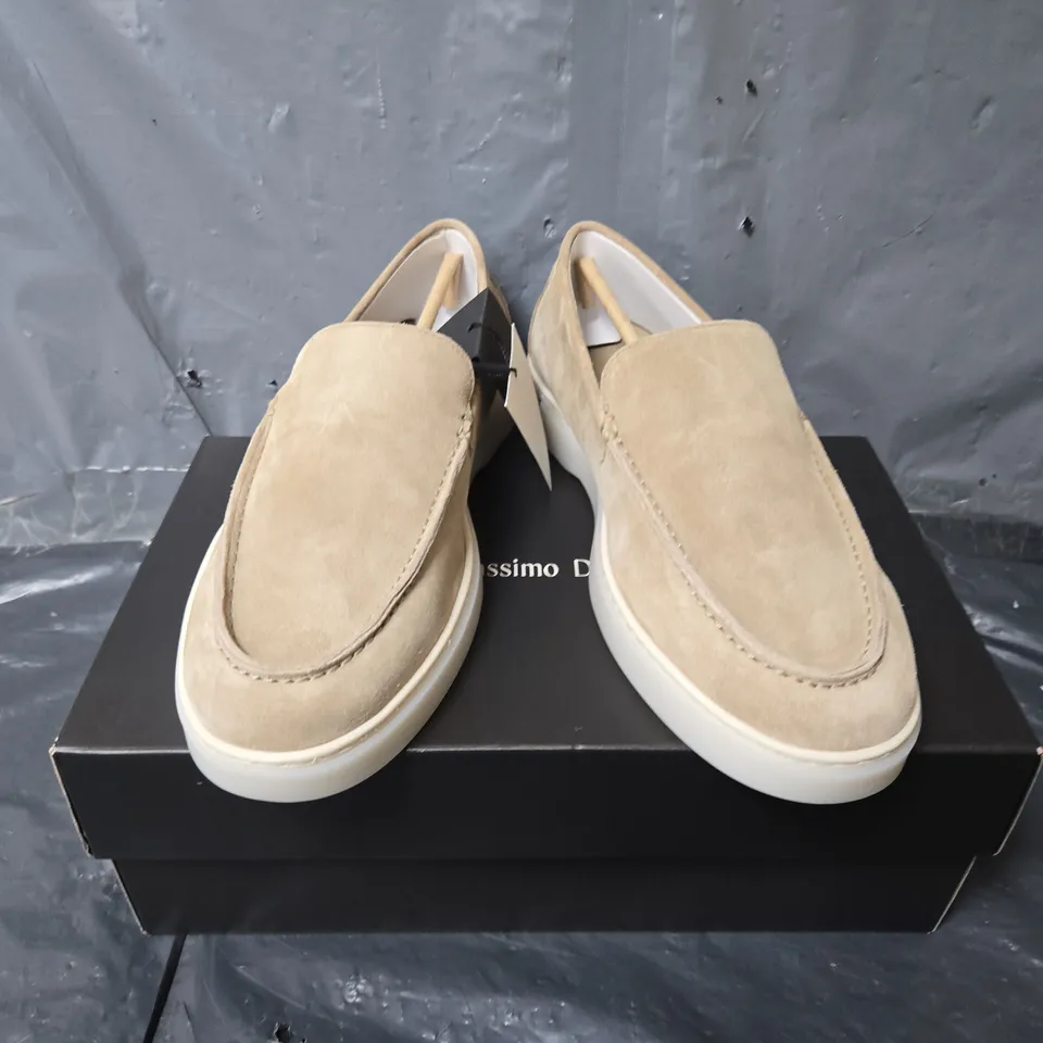 BOXED PAIR OF MASSIMO DUTTI SUEDE MOCCASIN SHOES IN BEIGE - UK 9