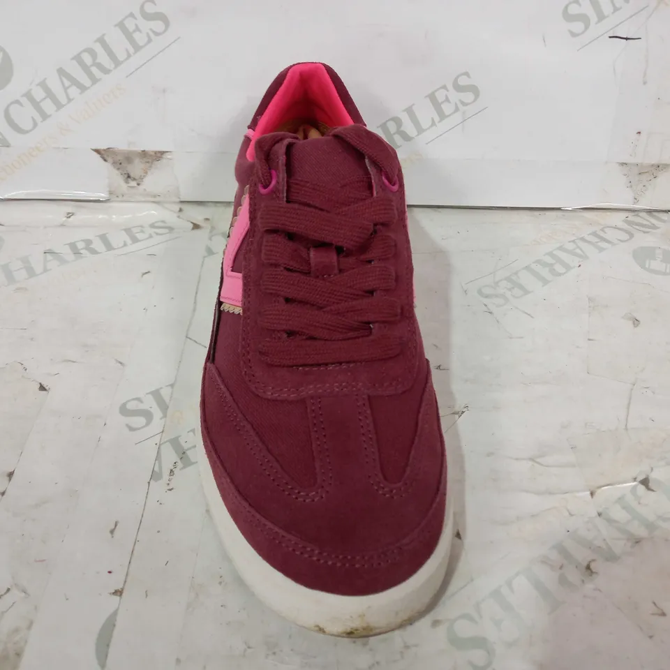 BOXED PAIR OF VIONIC TRAINERS IN BURGUNDY SIZE 4