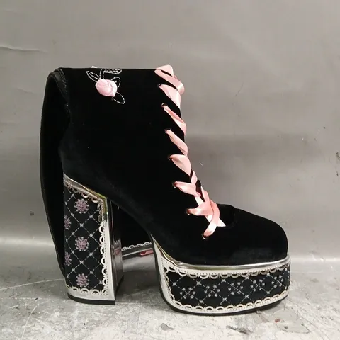 BOXED PAIR OF KOI GUILTLESS GHOST LACE UP PLATFORM LONG BOOTS IN BLACK SIZE UK 9