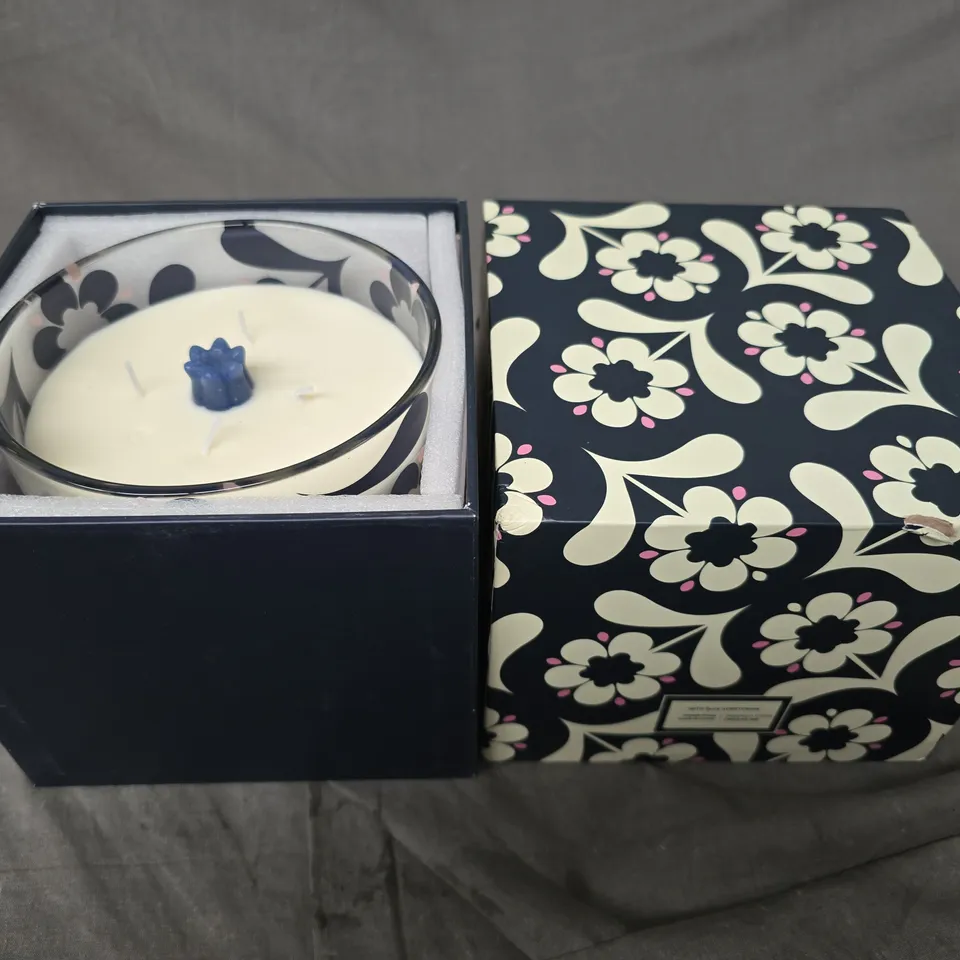 BOXED KIMBIE BOTANICA LILY OF THE VALLEY + VIOLET + MUSK SCENTED CANDLE - 1400G