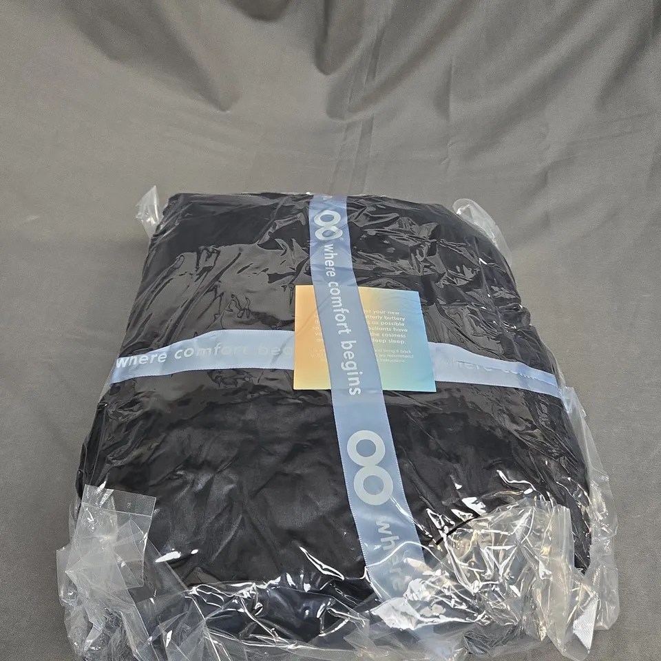 SEALED OODIE OVERSIZED HOODED BLANKET 