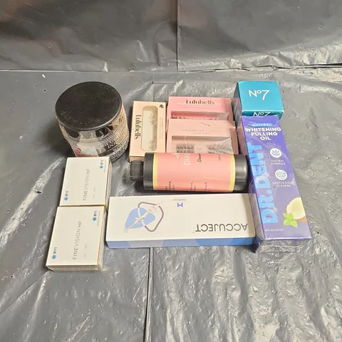APPROXIMATELY 20 ASSORTED COSMETICS ITEMS TO INCLUDE EYELASHES , NO7 DAY CREAM , ETC 