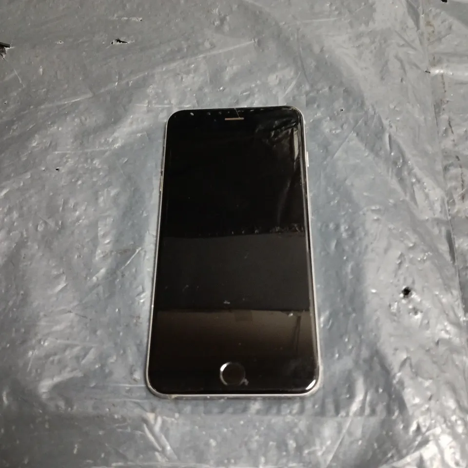 APPLE IPHONE 6 4.7-INCH SILVER – WITH USB CHARGING CABLE IN BOX