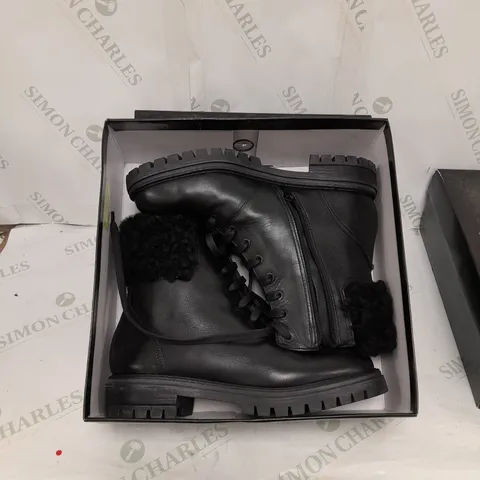 BOXED DUNE LONDON PERCH LACE UP BOOTS, BLACK - SIZE 7 