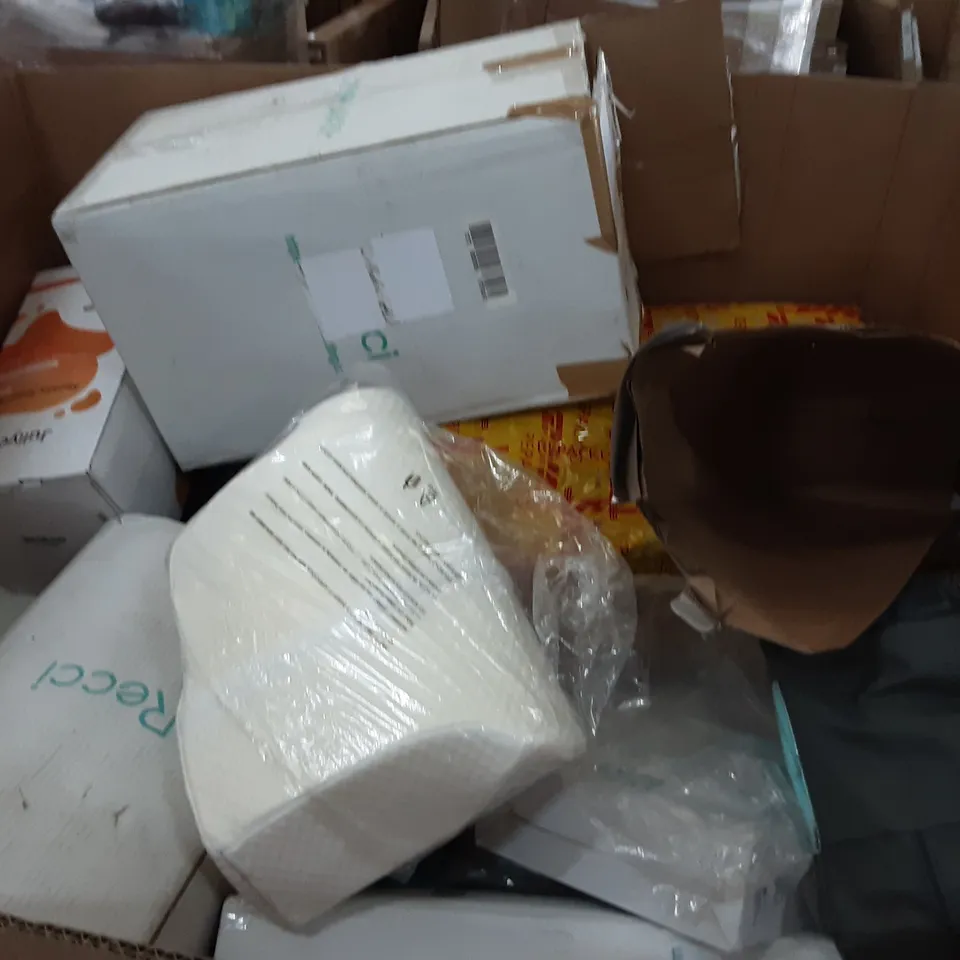 PALLET OF ASSORTED PRODUCTS TO INCLUDE FEAGAR MEMORY FOAM CERVICAL PILLOW, COMFORT CUSHION, DESK RELIEF SEAT CUSHION, FURWOO OFFICE STOOL, LEVESALLS MEMORY FOAM PILLOW, CARTTIYA