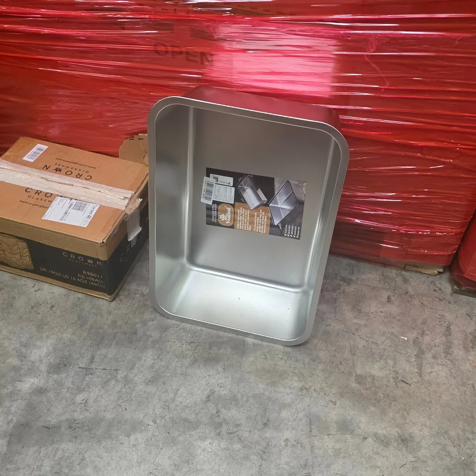 PALLET OF ASSORTED HOUSEHOLD GOODS AND PRODUCTS TO INCLUDE;CAT LITTER TRAY,GLASSES