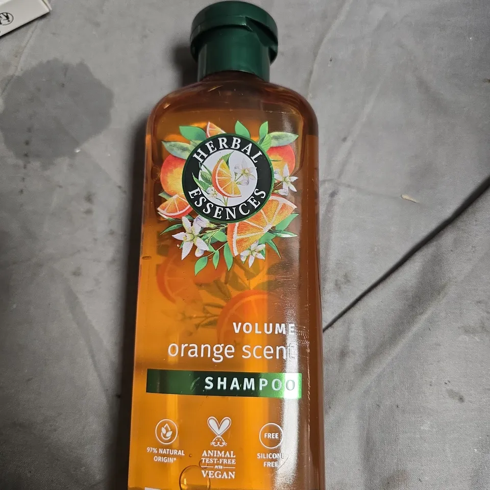 APPROXIMATELY 20 ASSORTED HEALTH AND BEAUTY PRODUCTS INCLUDING JOHN FRIEDA FRIZZ EASE , AUSSIE SHAMPOO AND HERBAL ESSENCES SHAMPOO