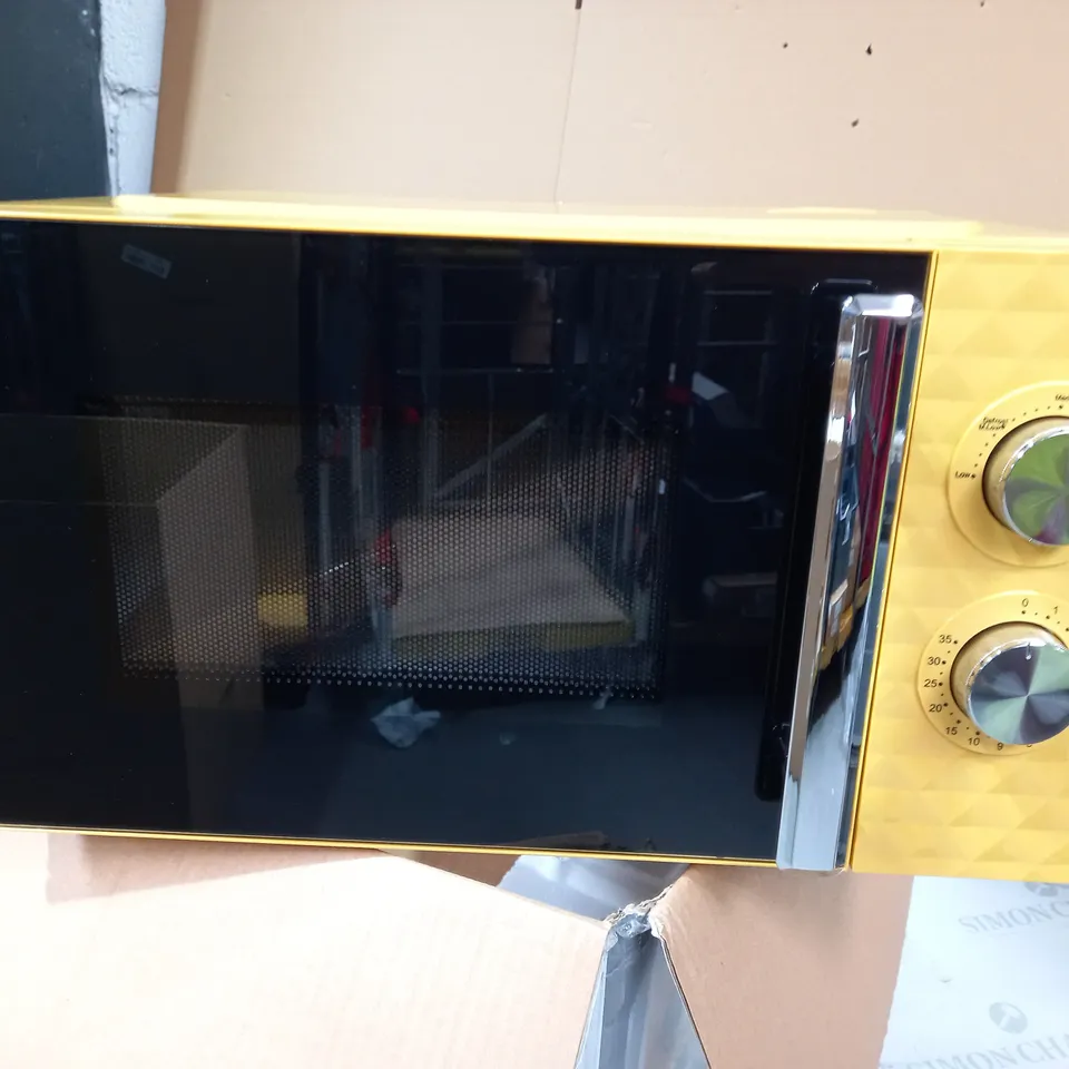 GEORGE HOME 700W YELLOW TEXTURED MICROWAVE