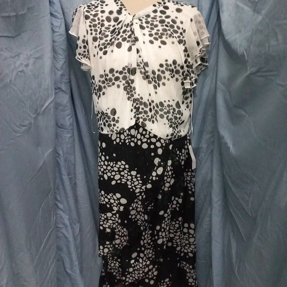 LIPSY LONDON MONO SPOT PRINT DRESS IN BLACK/WHITE - UK 18