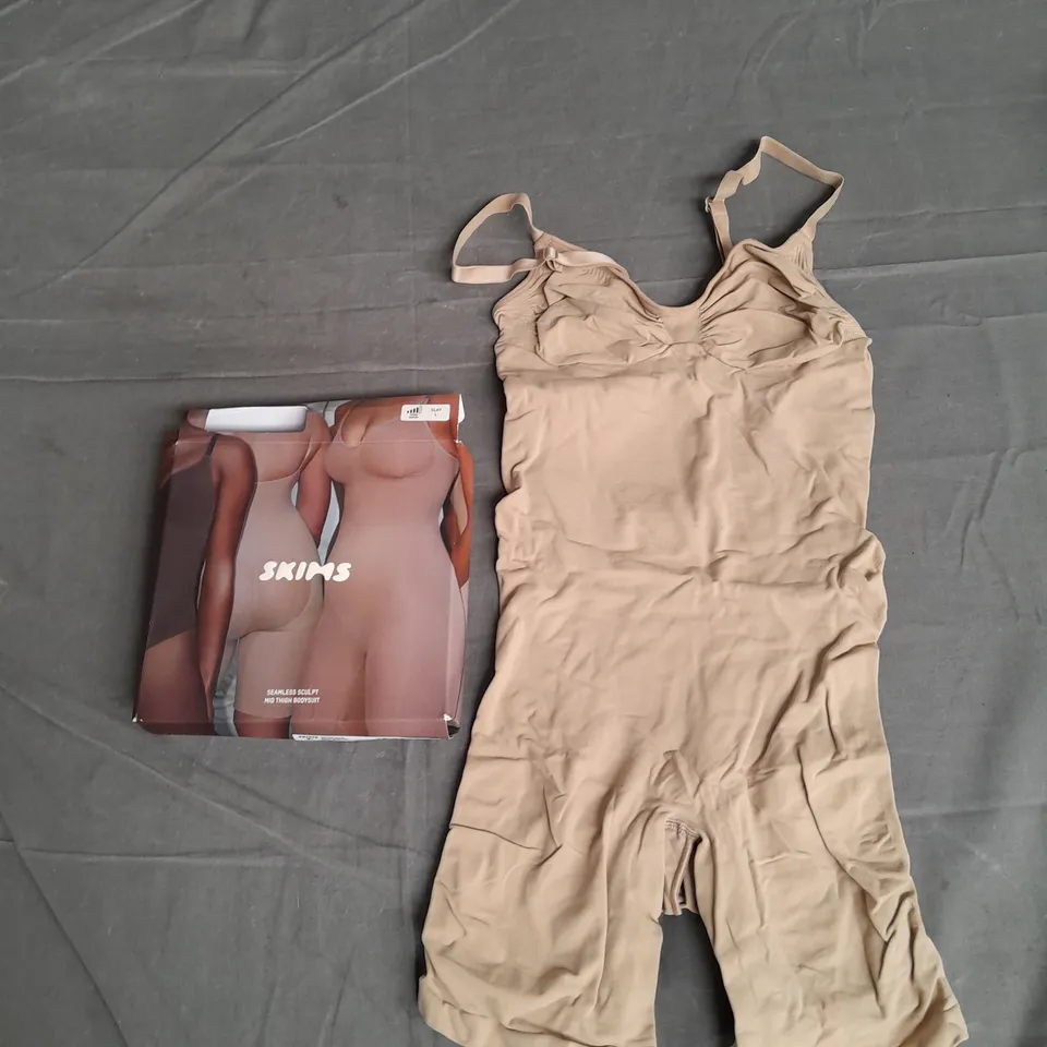 SKIMS SEAMLESS SCULPT MID THIGH BODYSUIT IN CLAY SIZE L