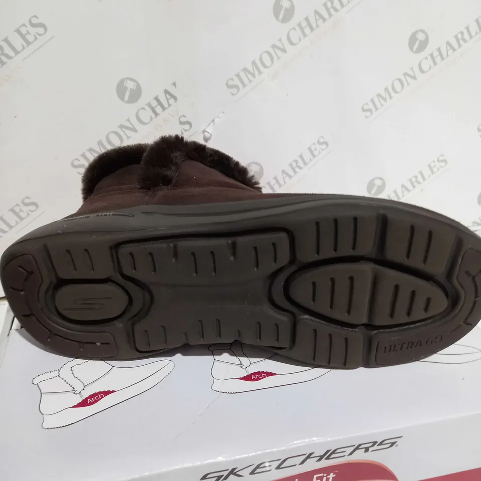 SKECHERS ARCHFIT JOY CHUGGA BOOTS brown - uk size 6