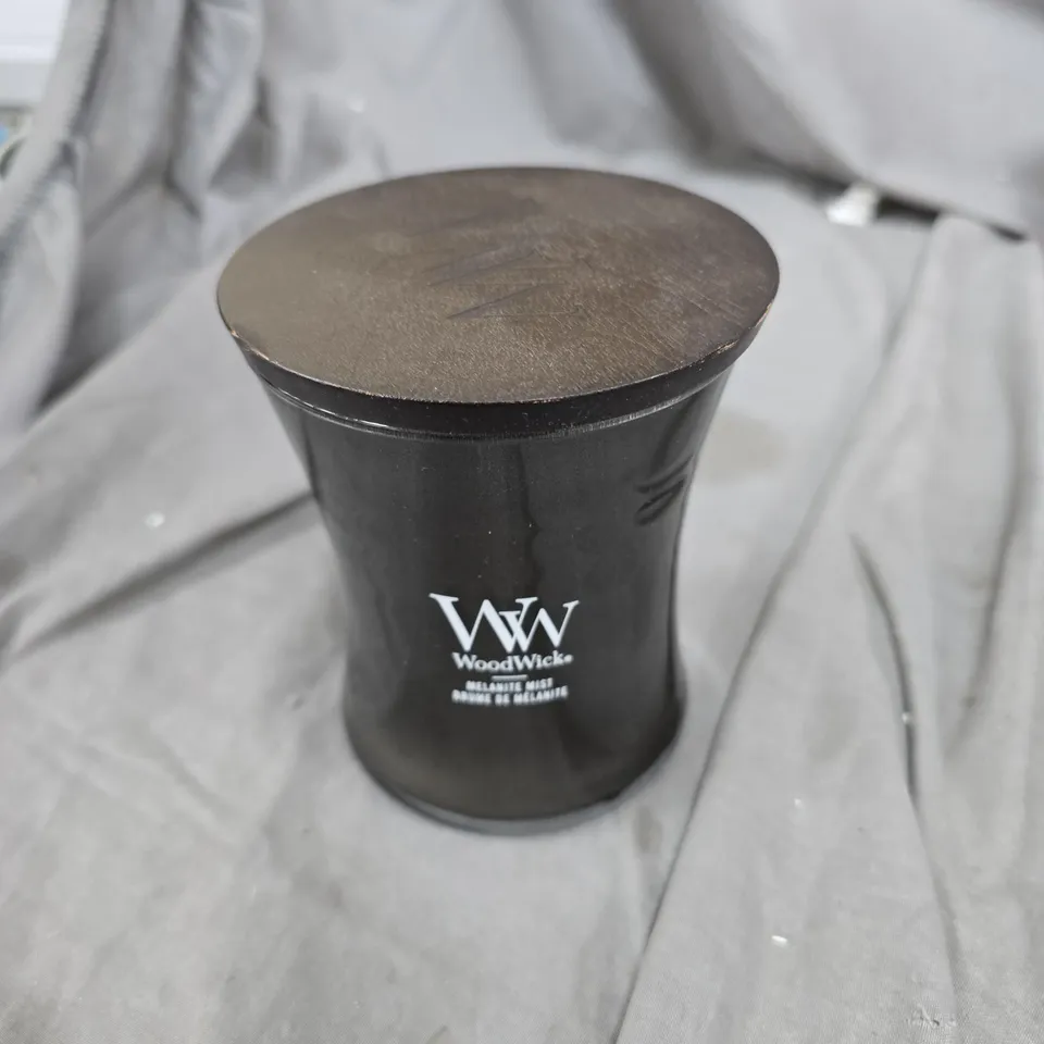 3X ASSORTED WOODWICK CANDLES