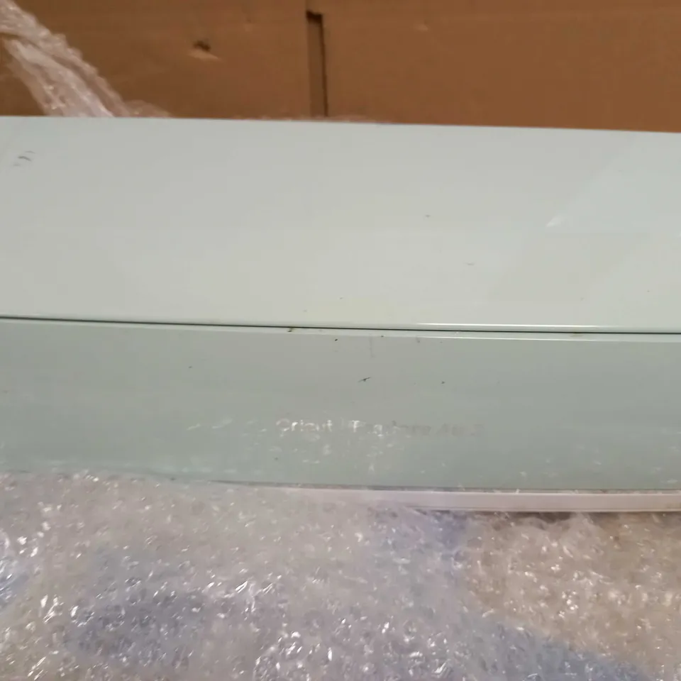 CRICUT EXPLORE AIR 2 CUTTING MACHINE