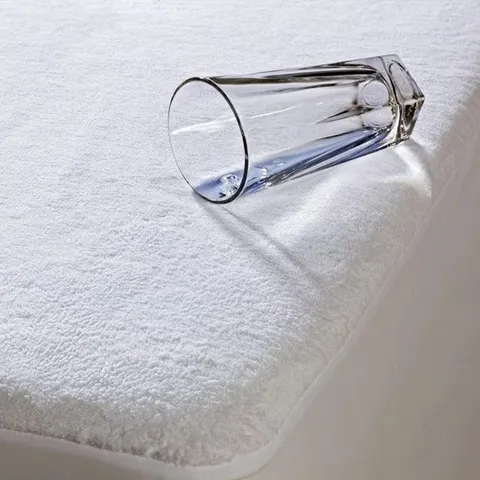 FOLINA HYPOALLERGENIC AND WATERPROOF FITTED MATTRESS PROTECTOR
