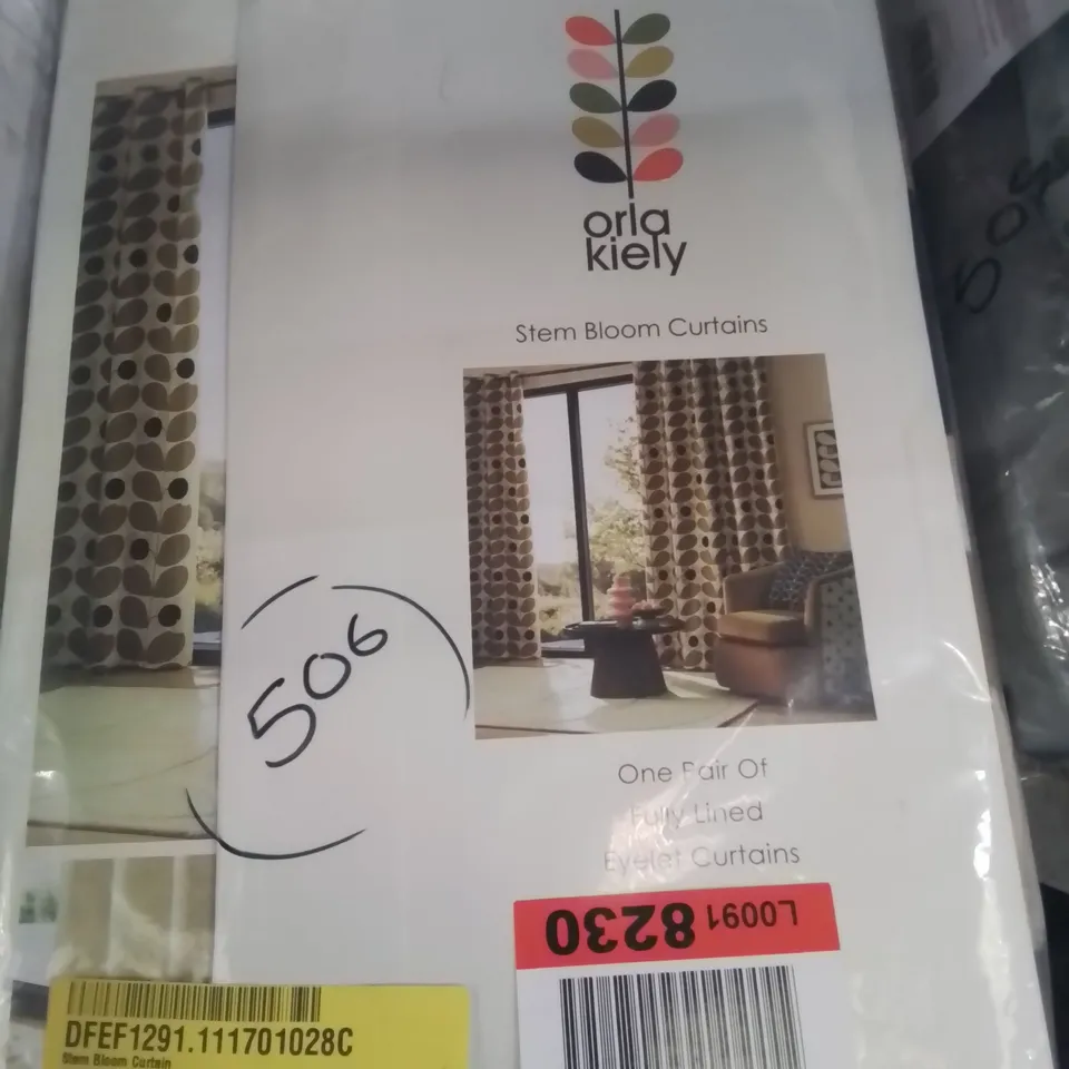 BAGGED FULLY LINED EYELET STEM BLOOM CURTAINS 