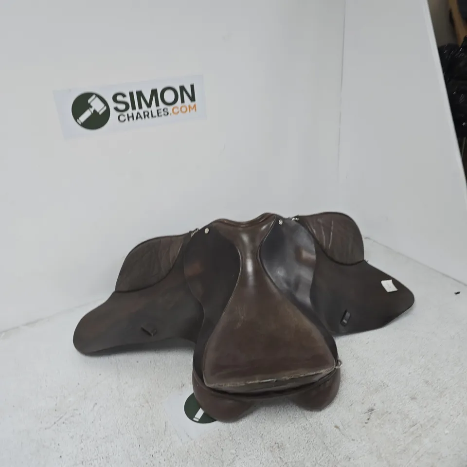 ANTIQUE BROWN LEATHER RIDING SADDLE – HORSE RIDING EQUIPMENT UNSPECIFIED SIZE