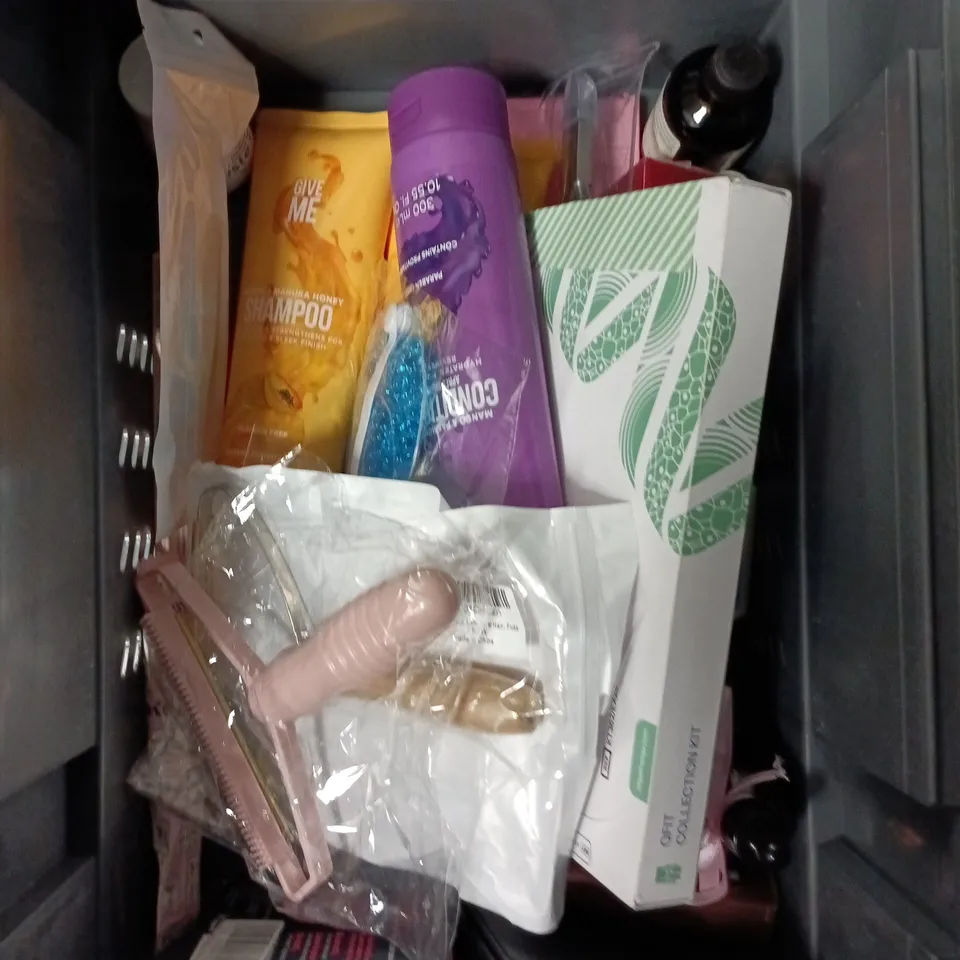 APPROXIMATEY 20 ASSORTED HEALTH AND BEAUTY PRODUCTS TO INCLUDE - GIVE ME CONDITIONER - WISDOM SMOKERS TOOTHBRUSH AND FEMFRESH WASH