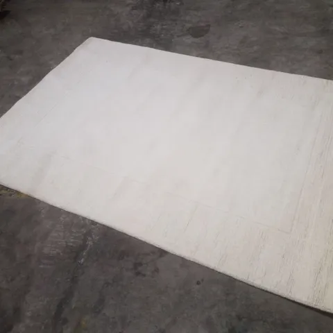 QUALITY DESIGNER AREA RUG APPROXIMATELY 160×230CM