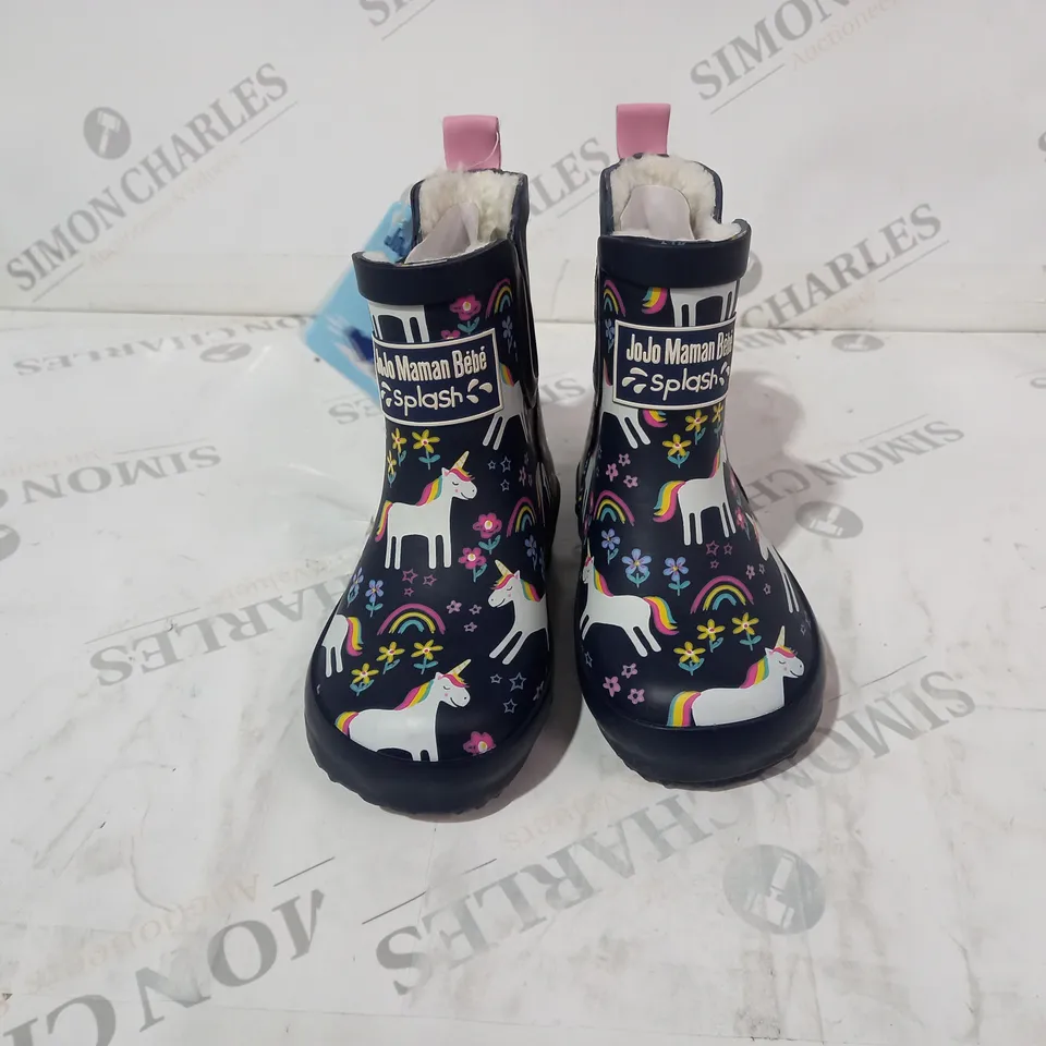 JOJO MAMAN BEBE KIDS SHOES SIZE 6