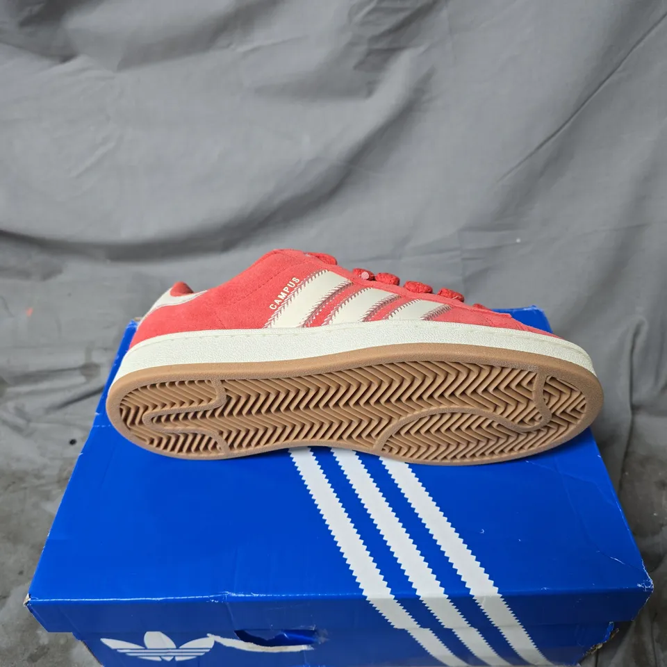ADIDAS WOMENS CAMPUS TRAINERS – RED SIZE 6