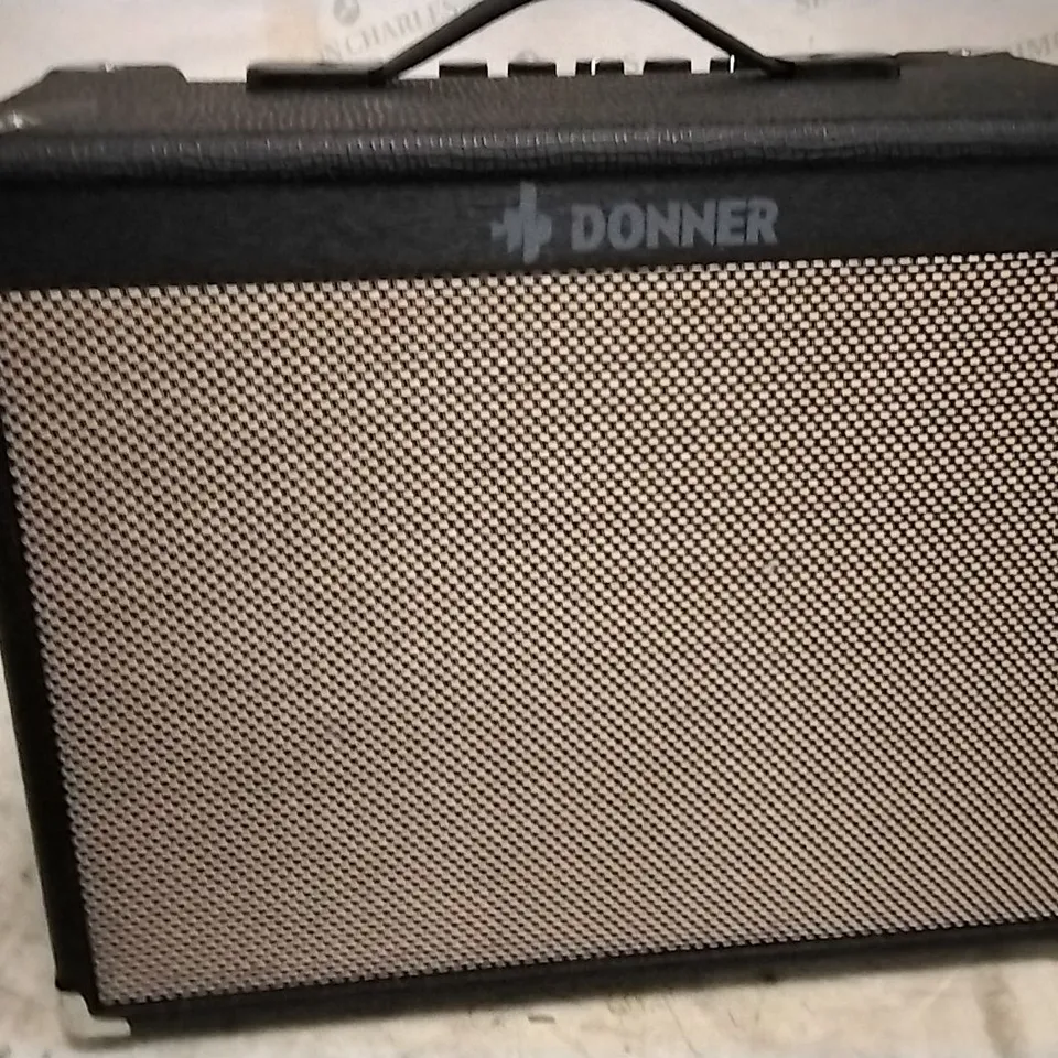 BOXED DONNER DA-30 ELECTRIC GUITAR AMPLIFIER 