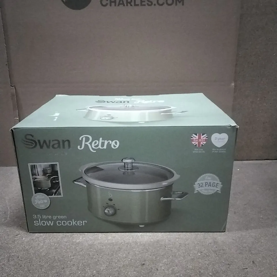 BOXED SWAN RETRO 3.5 LITRE GREEN SLOW COOKER 