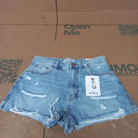 UK 10 PULL&BEAR MOM FIT DENIM SHORTS - LIGHT WASH, FRAYED HEM, EU 38