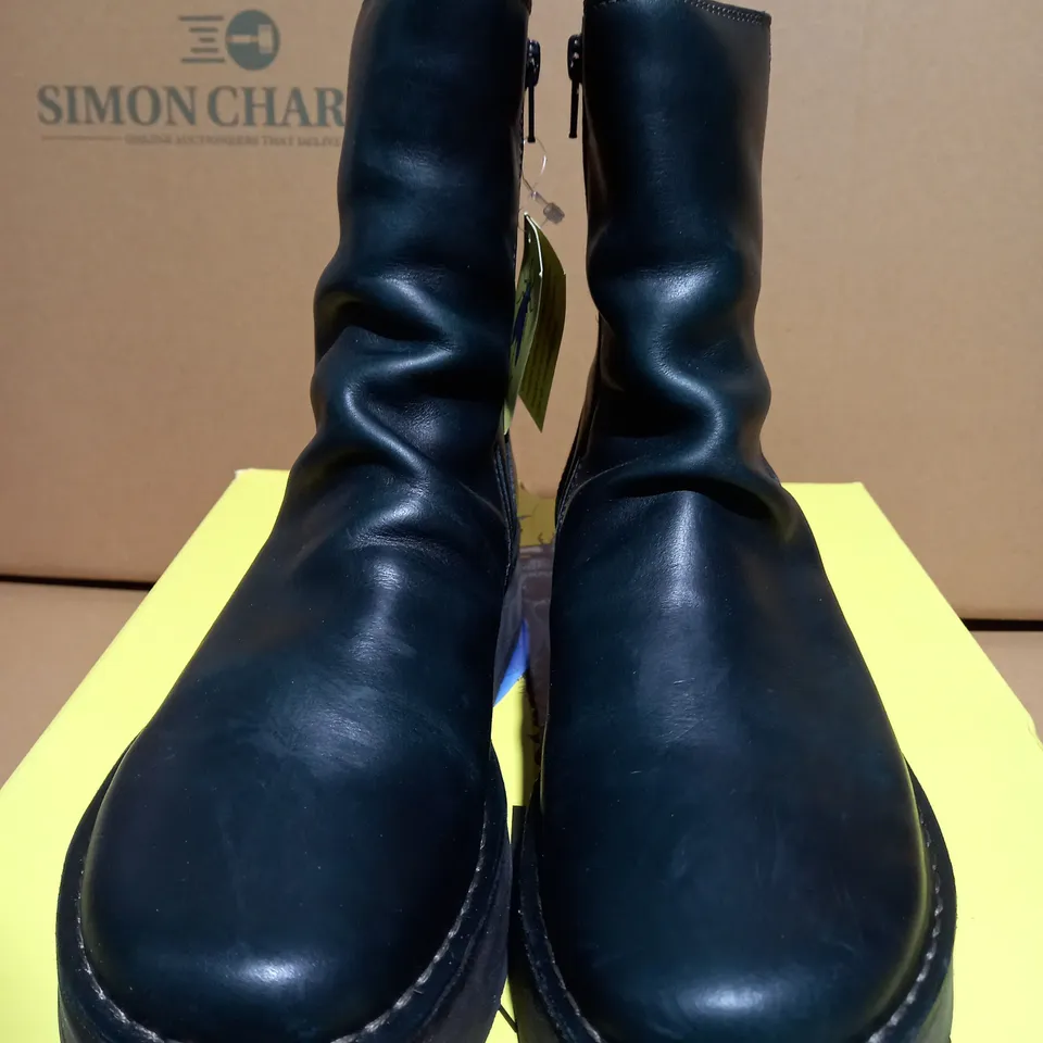 FLY LONDON RENO RUG PETROL WOMENS DARK GREEN BOOTS - SIZE 6