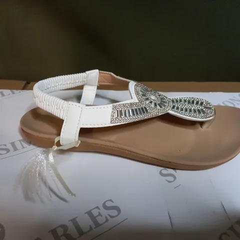 KASARA EMBELLISHED THONG SANDAL - SIZE 5
