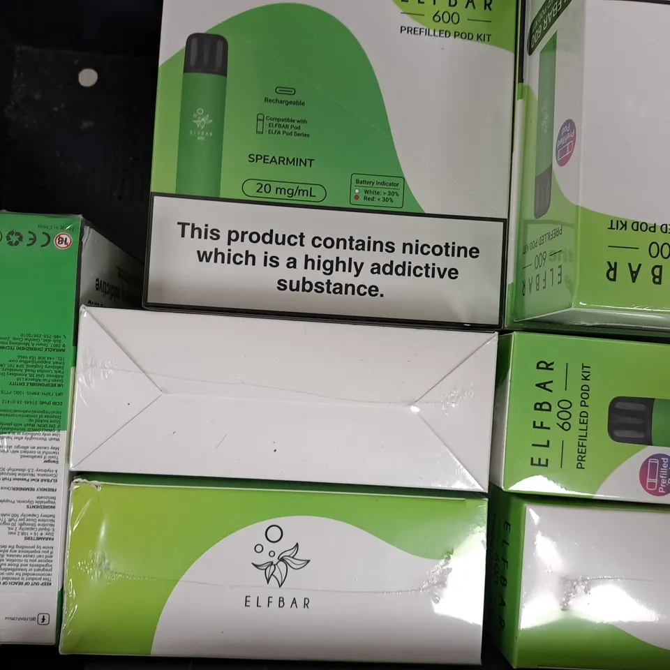 APPROXIMATELY 10 ASSORTED E-CIGARETTE AND VAPE ITEMS TO INCLUDE LOST MARY, ELFBAR, ETC