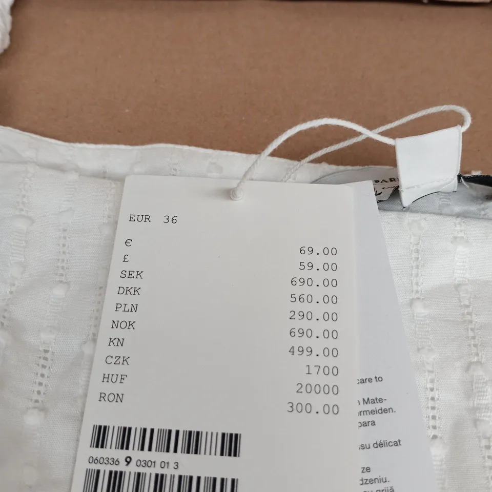 WHITE TEXTURED DRESS – PARIS ATELIER LABEL (UK 8 / EUR 36) TAGGED