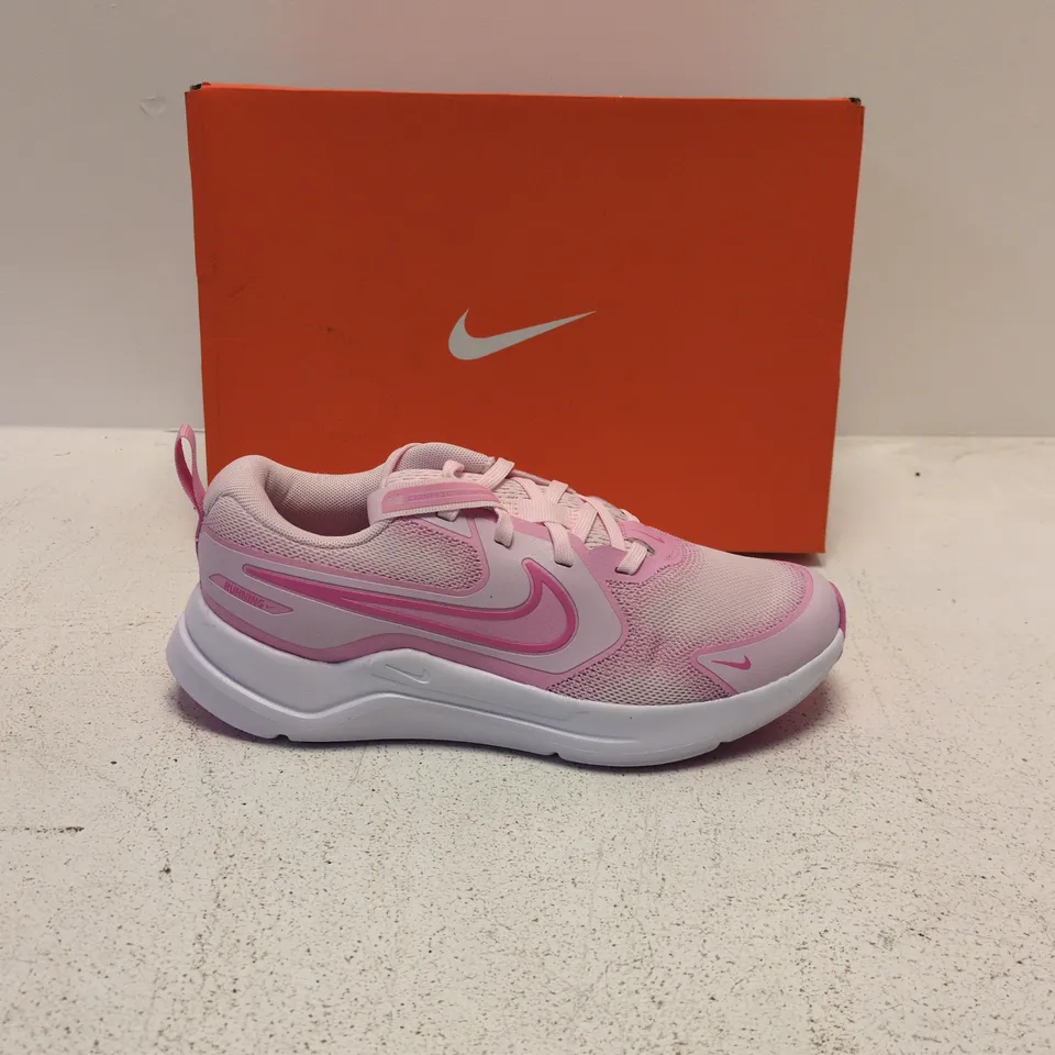 NIKE WOMEN'S RUNNING SHOES – PINK/WHITE (UK 4.5)