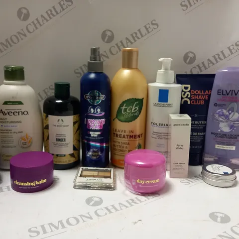 BOX OF APPROX 10 ASSORTED BEAUTY PRODUCTS TO INCLUDE AVEENO BODY WASH, L'OREAL ELVIVE CONDITIONER, GIVE ME HEAT DEFENCE SPRAY, ETC