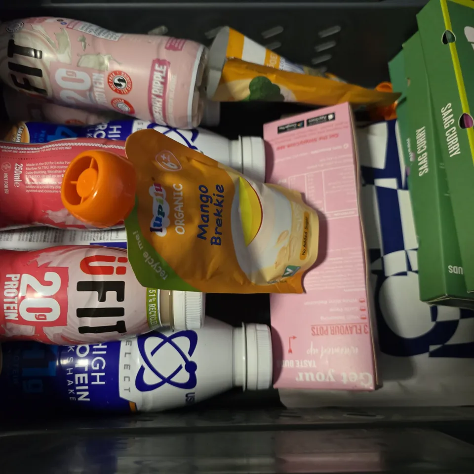 APPROXIMATELY 10 ASSORTED FOOD & DRINK ITEMS TO INCLUDE -  UFIT STRAWBERRY DRINK , PEPSI STRAWBERRY & CREAM , CITIZENS OF SOIL OILVE OIL ETC