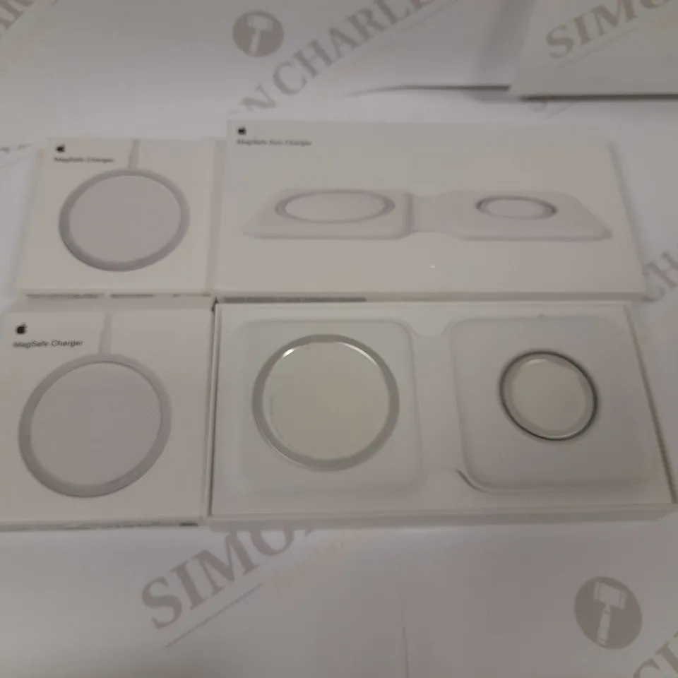 4 ASSORTED APPLE MAG SAFE CHARGERS TO INCLUDE SINGLE AND DUO