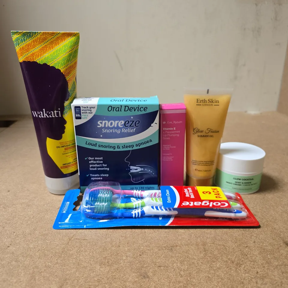 TOTE OF APPROXIMATELY 18 ASSORTED COSMETIC ITEMS TO INCLUDE WAKATI OIL INFUSED CREAM, SNOREEZE, COLGATE TOOTHBRUSHES, GLOW COCKTAIL NIGHT CREAM ETC