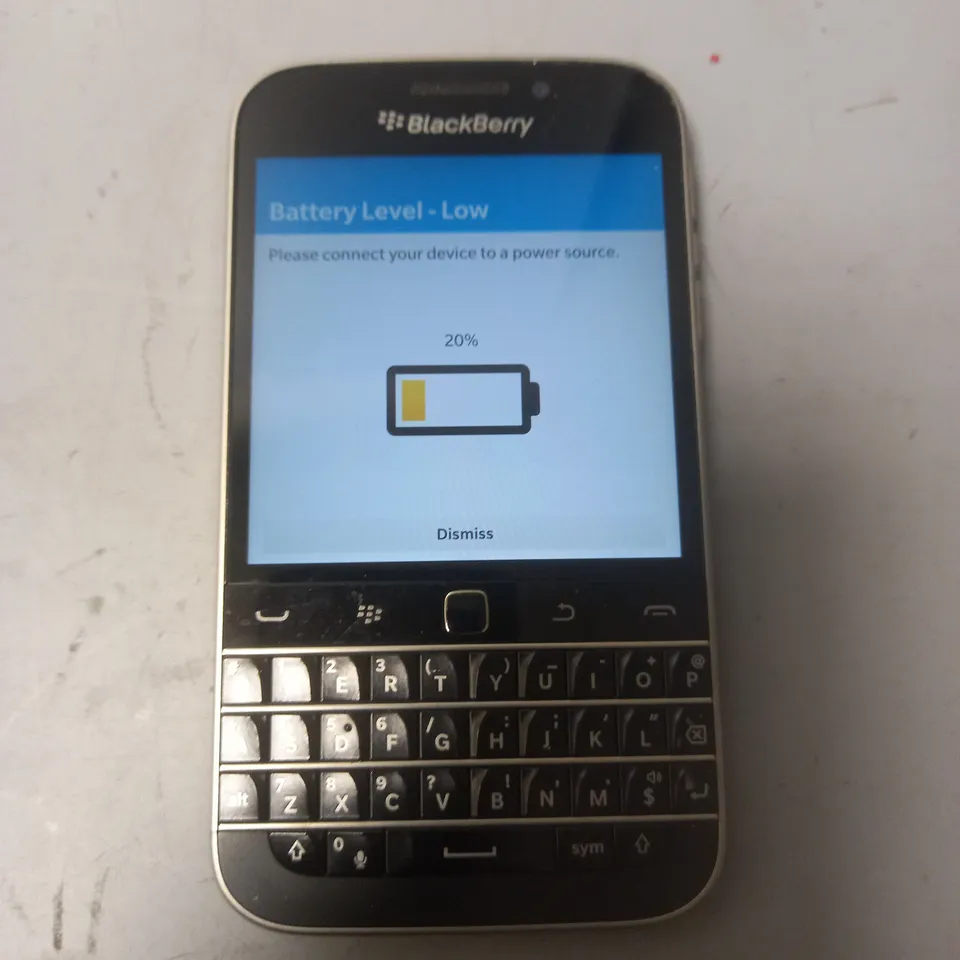 UNBOXED BLACKBERRY CLASSIC MOBILE PHONE 