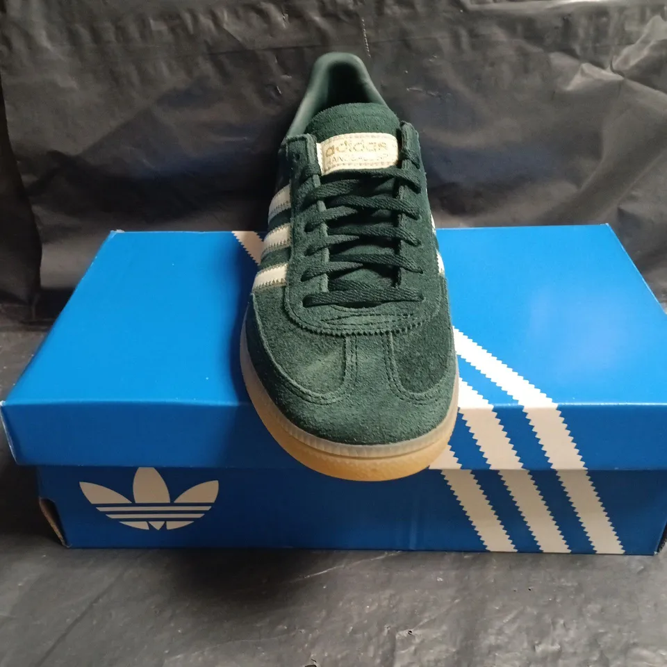 BOXED PAIR OF ADIDAS HANDBALL SPEZIAL SHOES IN GREEN SIZE UK 8